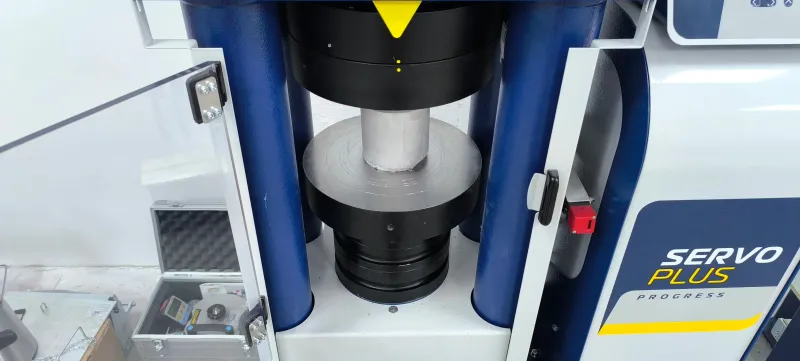 Compressive strength testing of concrete - CTS laboratory