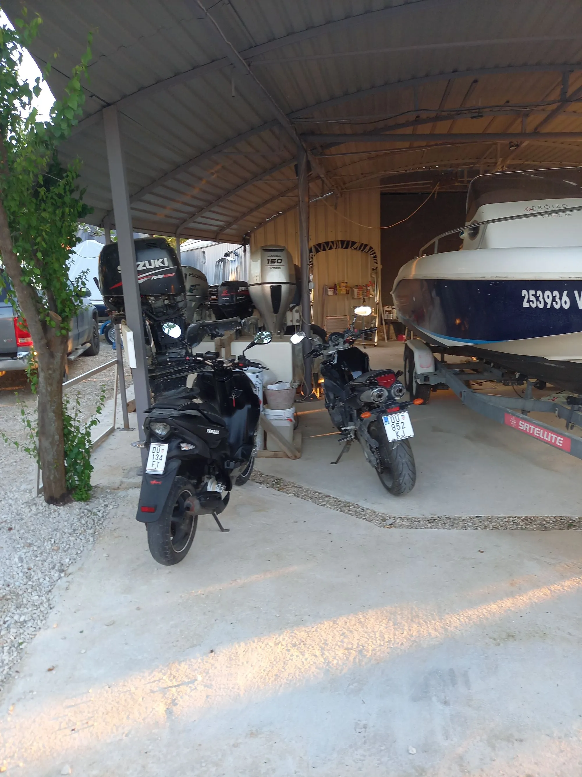 Servisna radionica i rad na motorima brodova