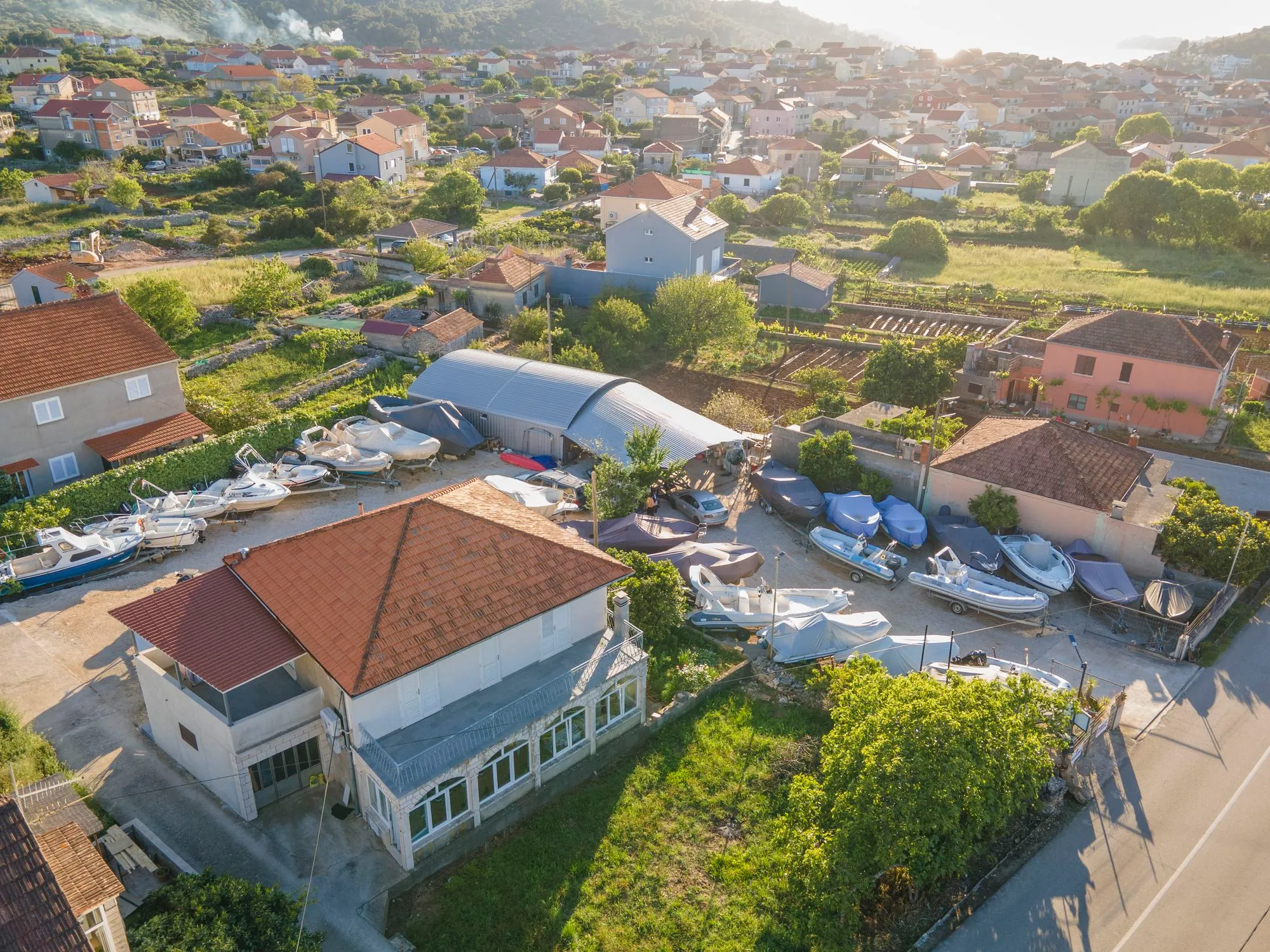 Zračna snimka suhe marine Proizd u Veloj Luci